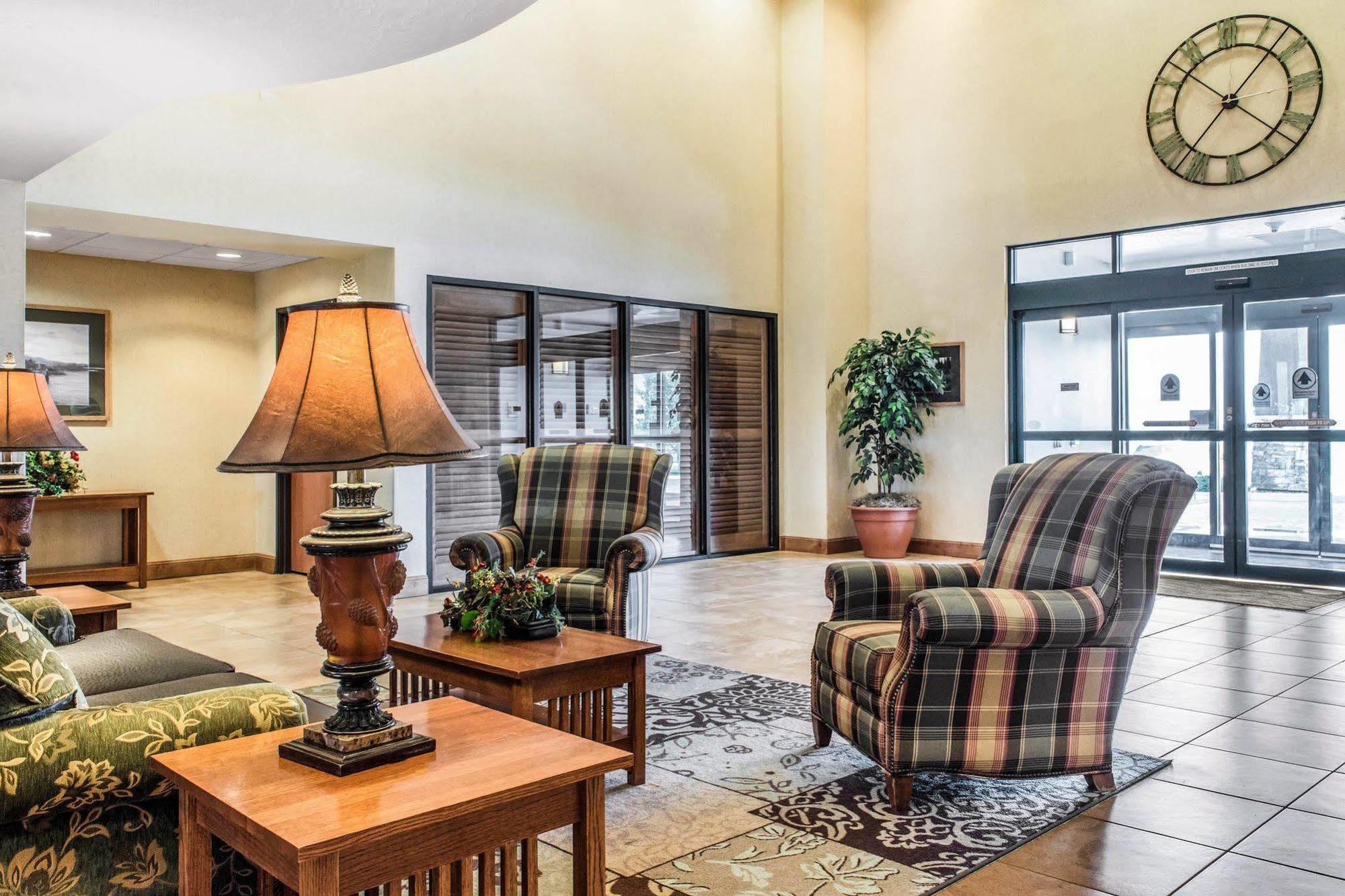 Comfort Inn & Suites Sheridan Bagian luar foto